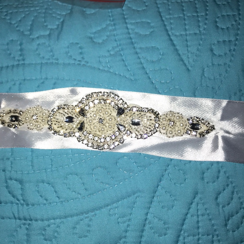 New Rhinestone Ribbon Belt/Sash - Picture 8 of 8